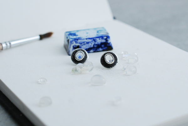 Designer jewellery. Silver stud earrings with moonstone.