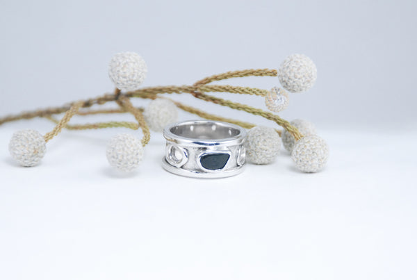 Small size Rhodium plated silver ring with natural black stone (Sold)