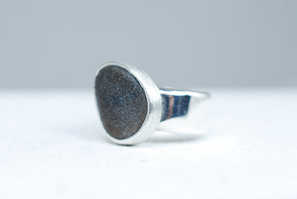 Sea jewellery. Ocean jewelry. Black stone ring.