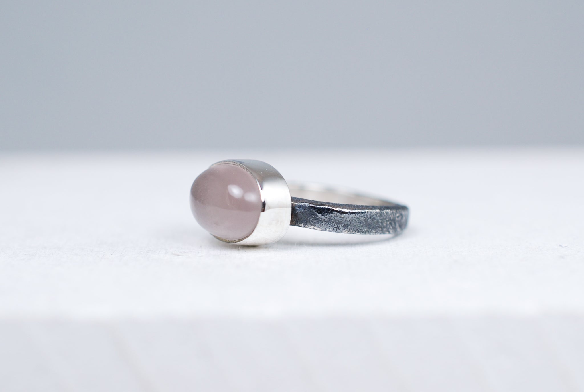 Cabochon rose quartz